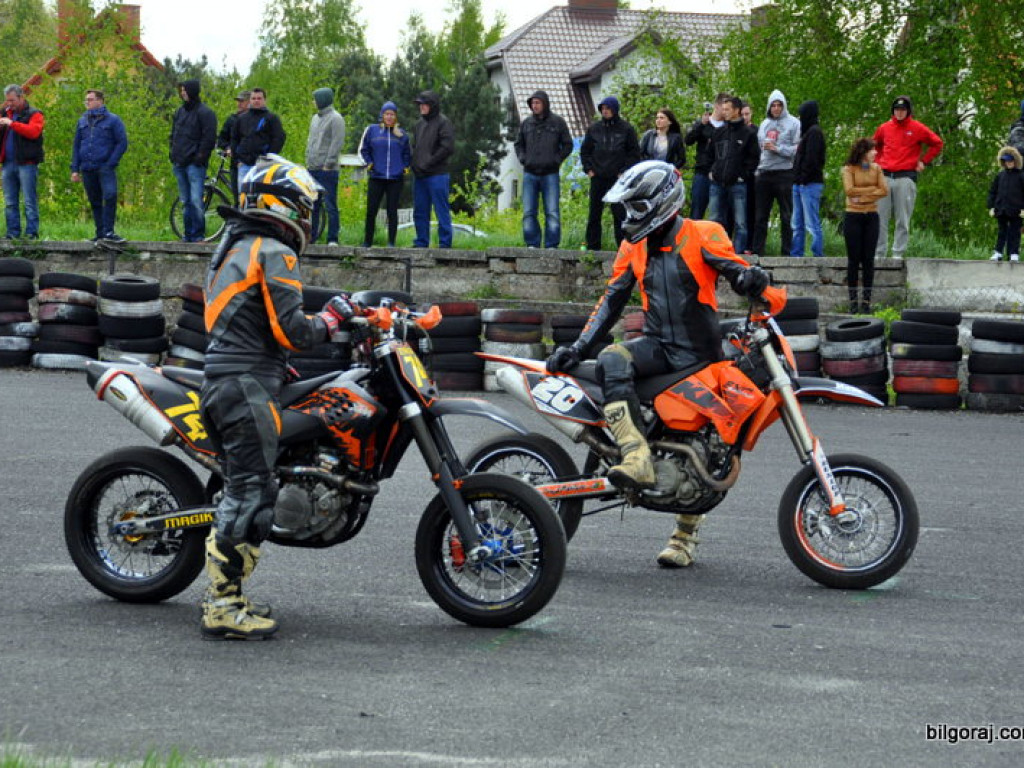 BIŁGORAJ: Wyścigi motocykli w klasie SUPERMOTO (FOTO)