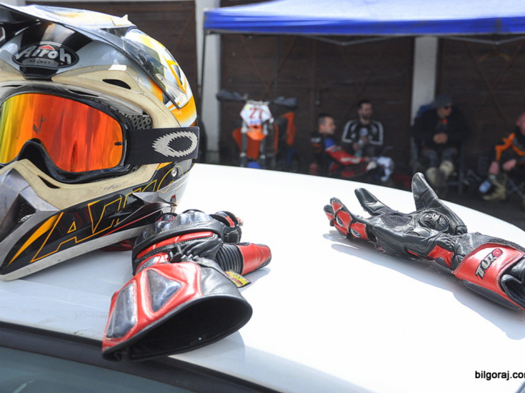 BIŁGORAJ: Wyścigi motocykli w klasie SUPERMOTO (FOTO)