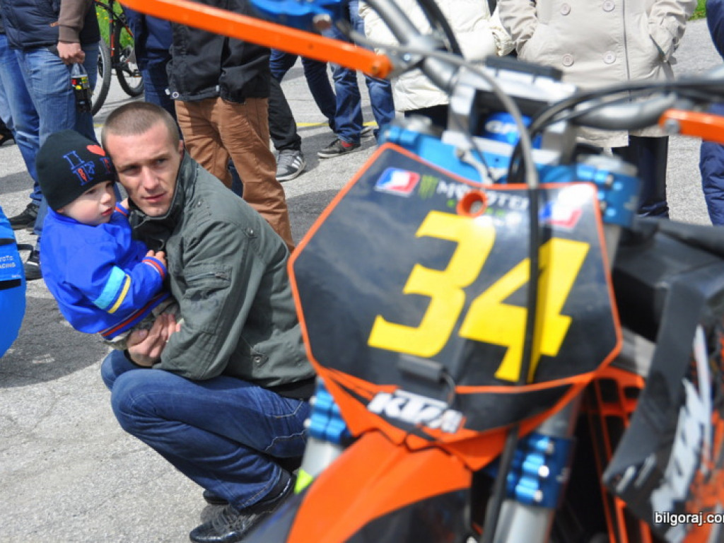 BIŁGORAJ: Wyścigi motocykli w klasie SUPERMOTO (FOTO)