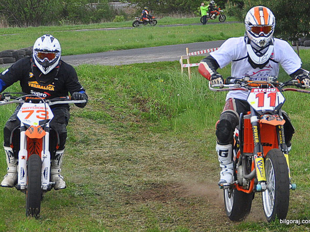 BIŁGORAJ: Wyścigi motocykli w klasie SUPERMOTO (FOTO)