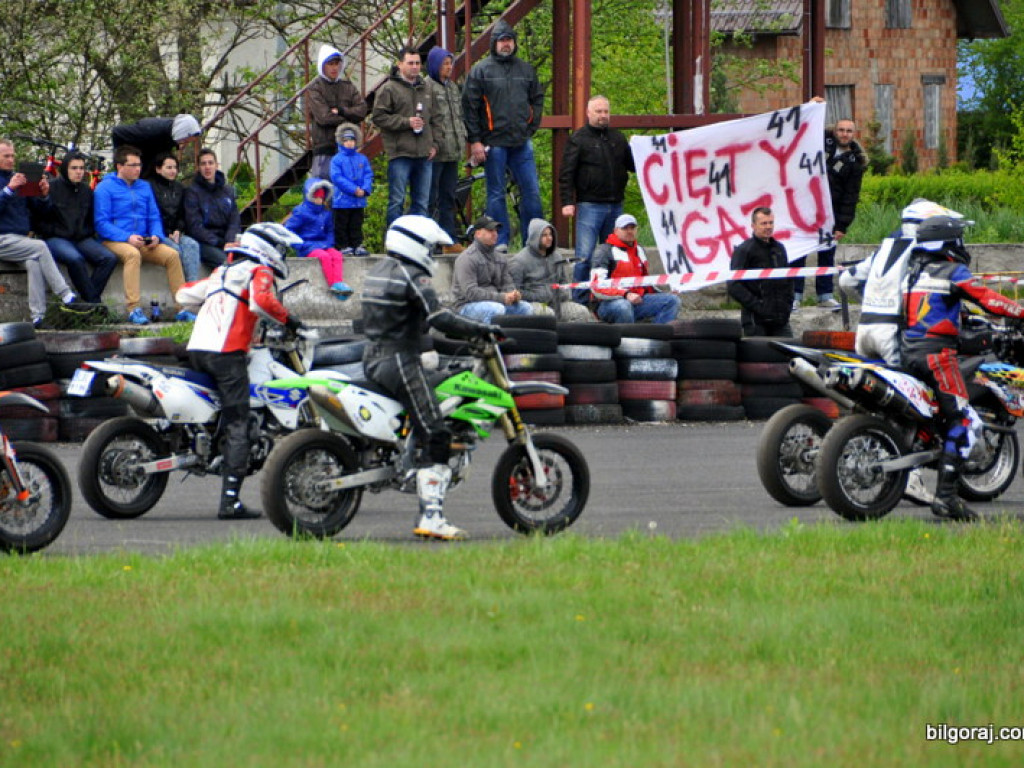 BIŁGORAJ: Wyścigi motocykli w klasie SUPERMOTO (FOTO)
