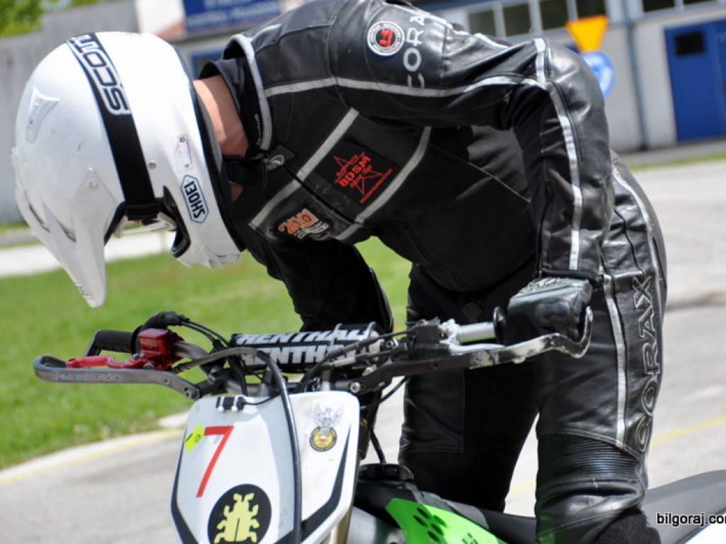 BIŁGORAJ: Wyścigi motocykli w klasie SUPERMOTO (FOTO)