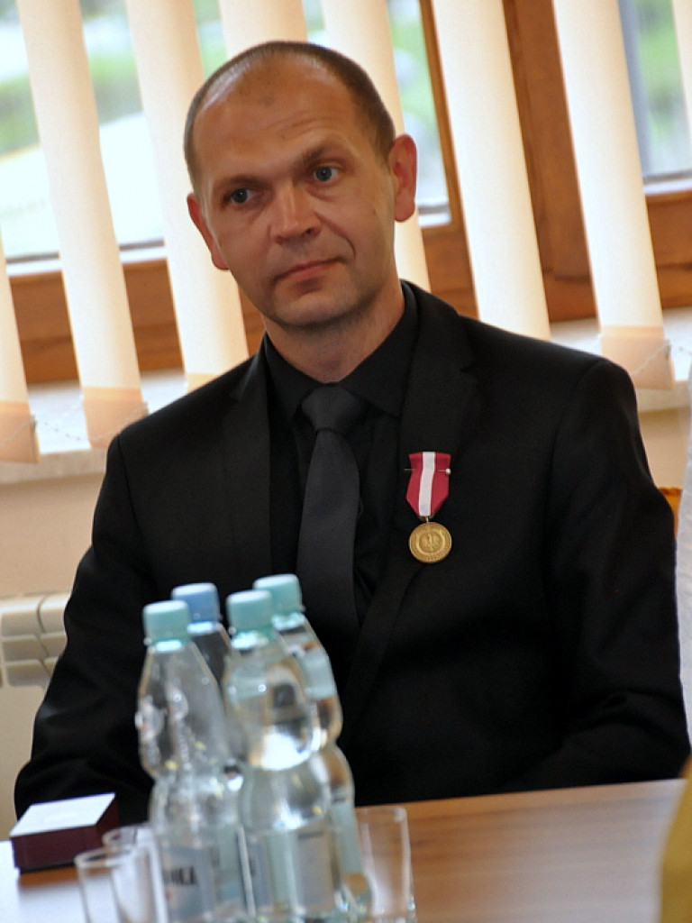 Medale za Długoletnią Służbę trafiły do pracowników Starostwa Powiatowego w Biłgoraju (FOTO)