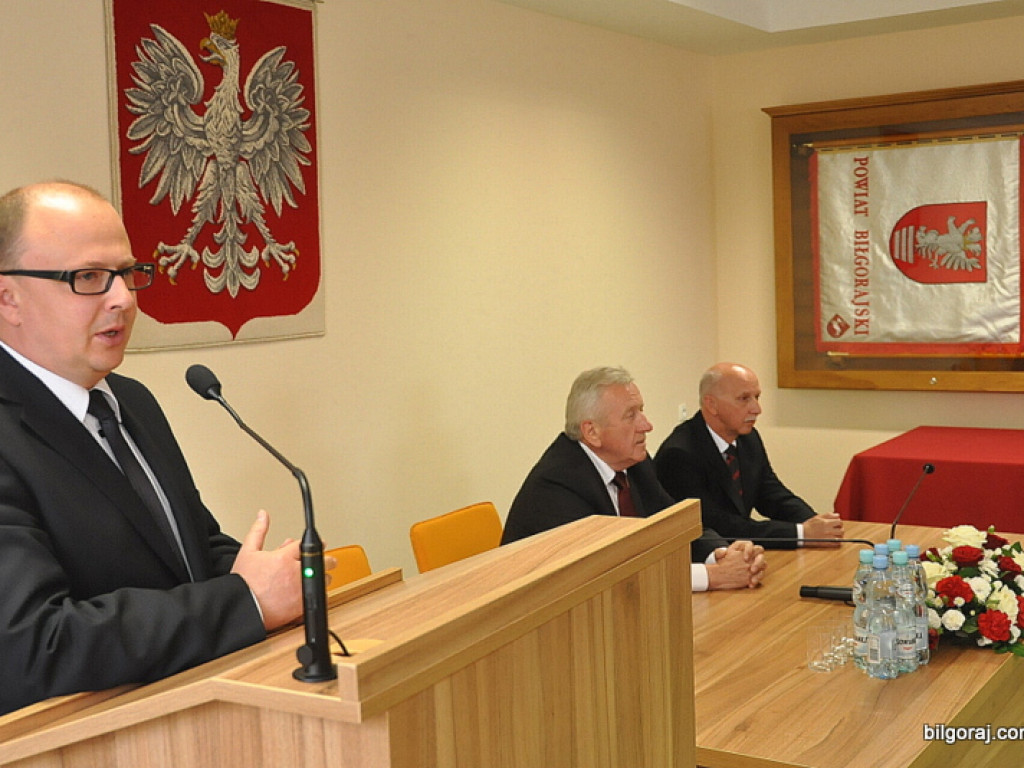 Medale za Długoletnią Służbę trafiły do pracowników Starostwa Powiatowego w Biłgoraju (FOTO)