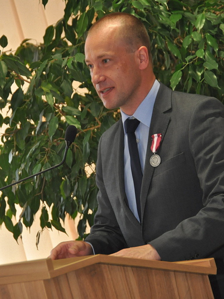 Medale za Długoletnią Służbę trafiły do pracowników Starostwa Powiatowego w Biłgoraju (FOTO)