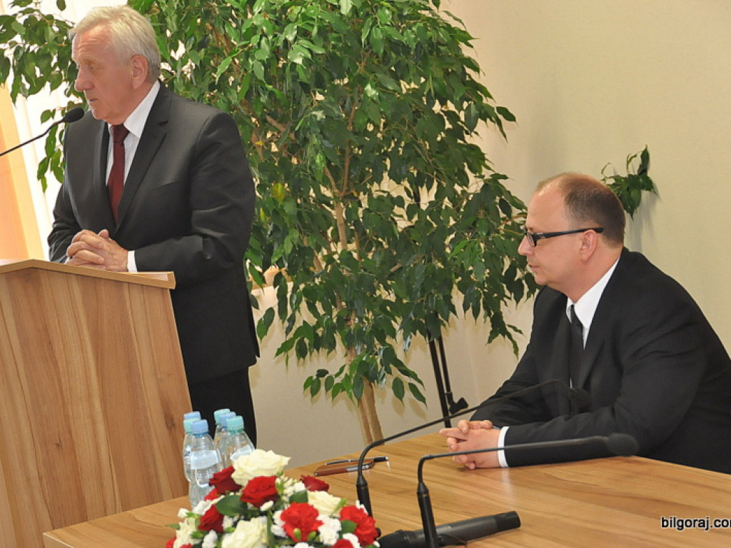 Medale za Długoletnią Służbę trafiły do pracowników Starostwa Powiatowego w Biłgoraju (FOTO)