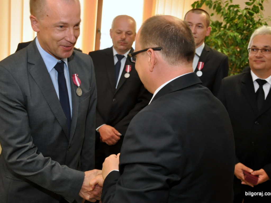 Medale za Długoletnią Służbę trafiły do pracowników Starostwa Powiatowego w Biłgoraju (FOTO)