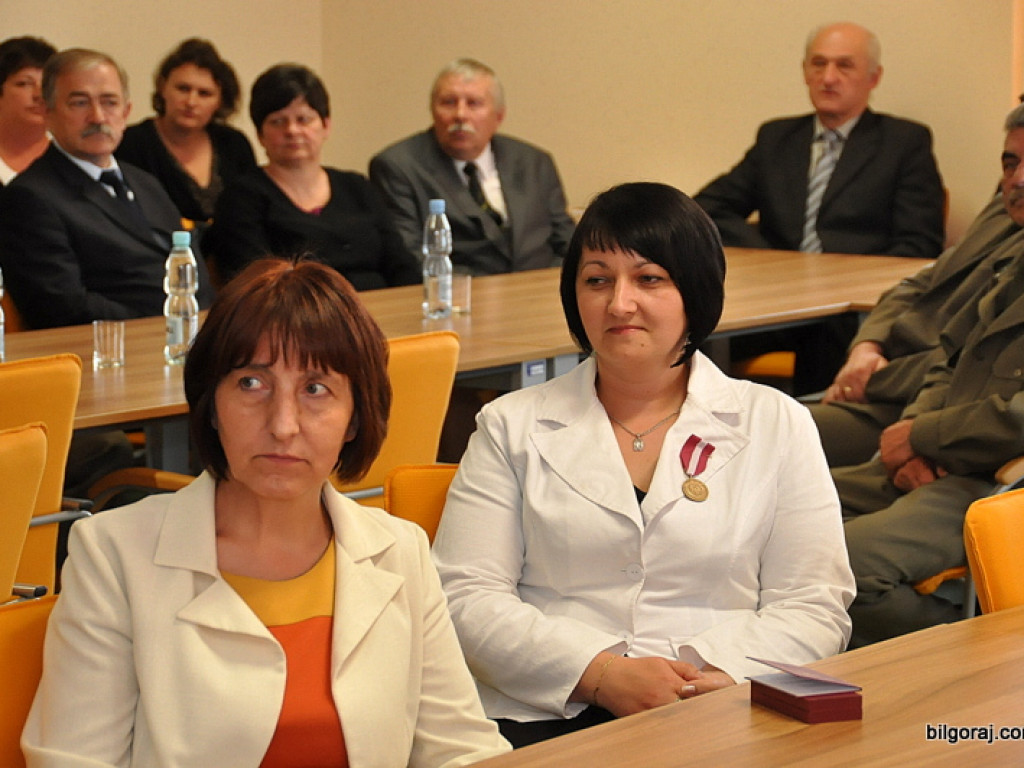Medale za Długoletnią Służbę trafiły do pracowników Starostwa Powiatowego w Biłgoraju (FOTO)