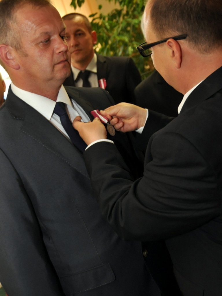 Medale za Długoletnią Służbę trafiły do pracowników Starostwa Powiatowego w Biłgoraju (FOTO)