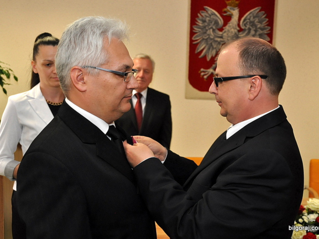 Medale za Długoletnią Służbę trafiły do pracowników Starostwa Powiatowego w Biłgoraju (FOTO)
