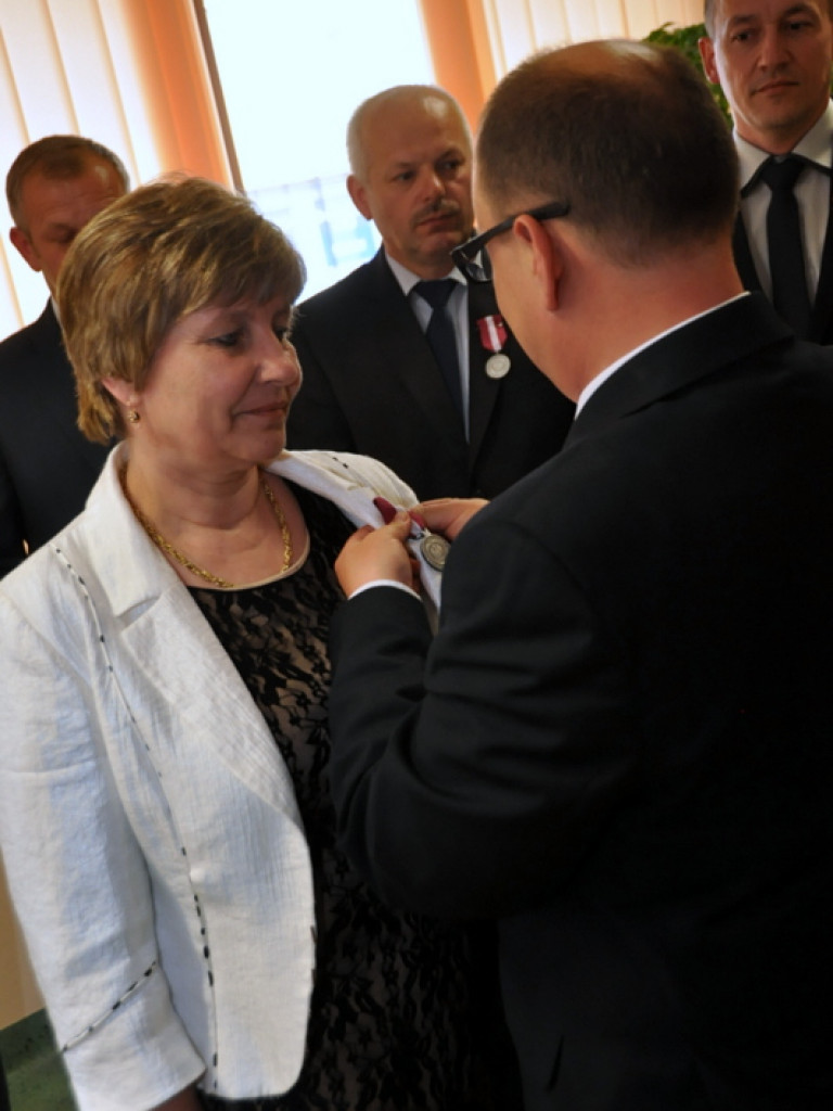 Medale za Długoletnią Służbę trafiły do pracowników Starostwa Powiatowego w Biłgoraju (FOTO)