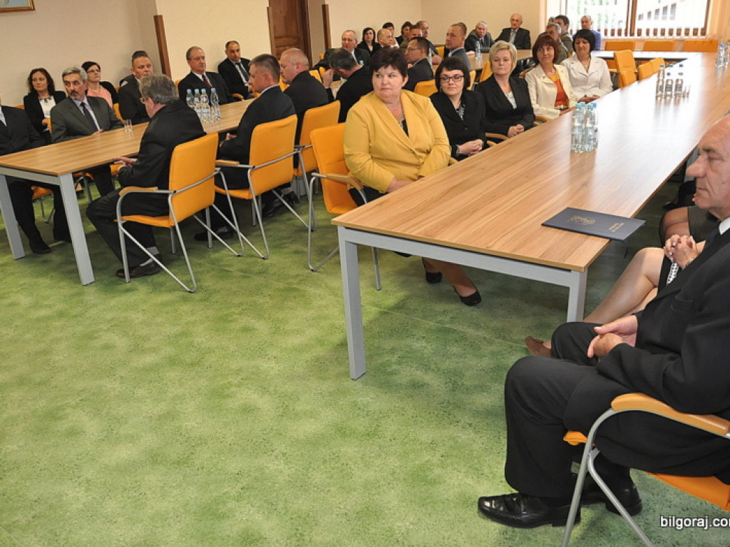 Medale za Długoletnią Służbę trafiły do pracowników Starostwa Powiatowego w Biłgoraju (FOTO)