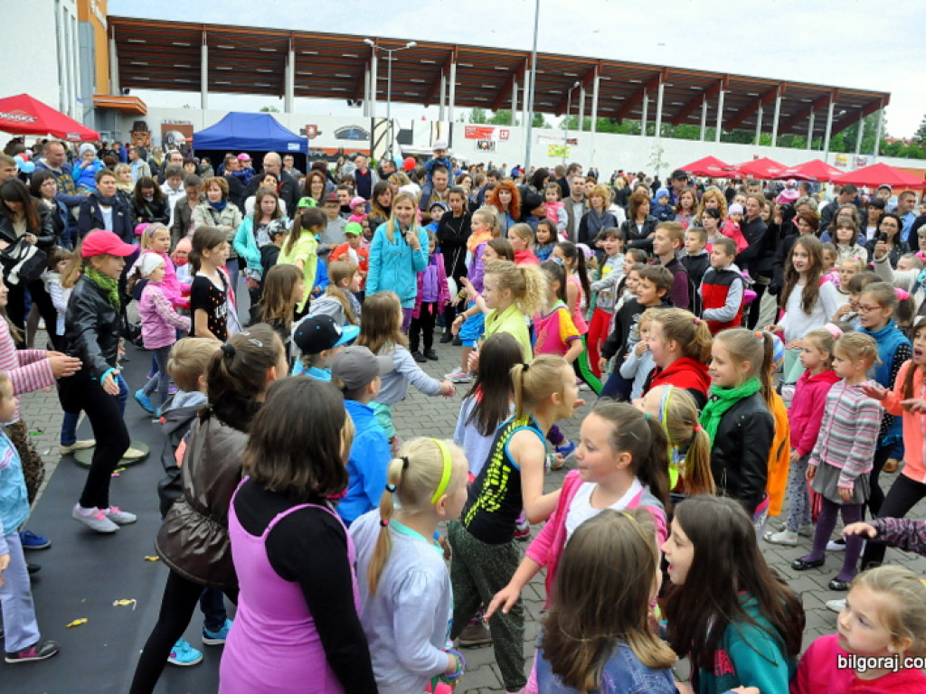 Piknik sportowo - rekreacyjny z okazji Dnia Dziecka (FOTO)
