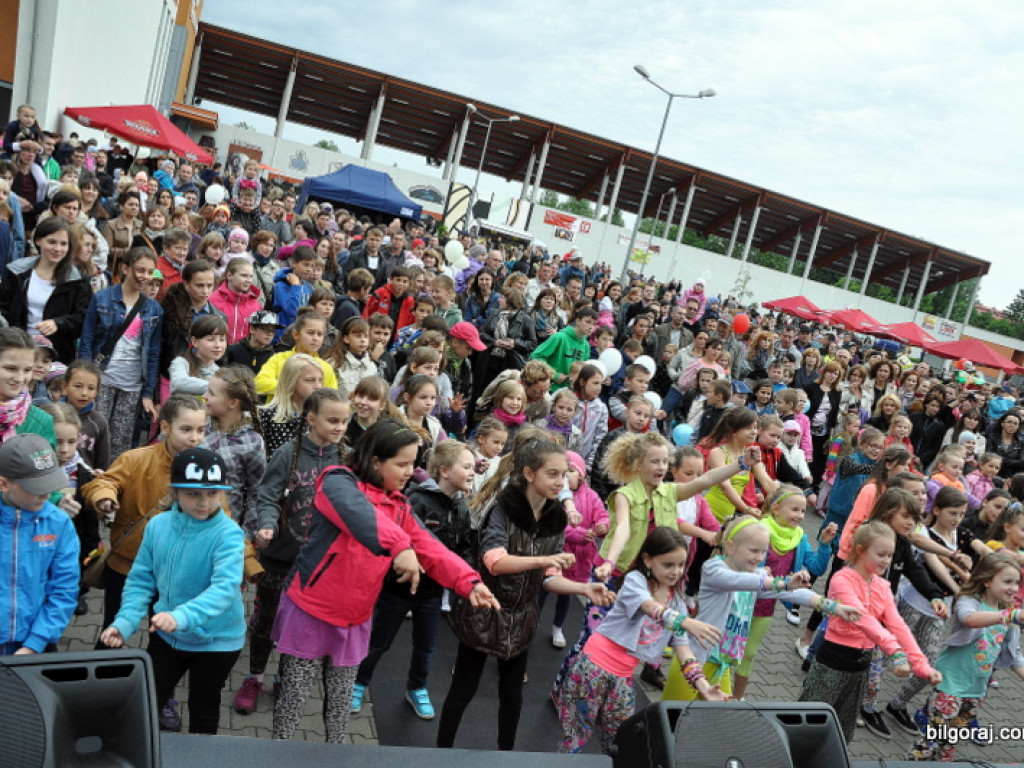 Piknik sportowo - rekreacyjny z okazji Dnia Dziecka (FOTO)