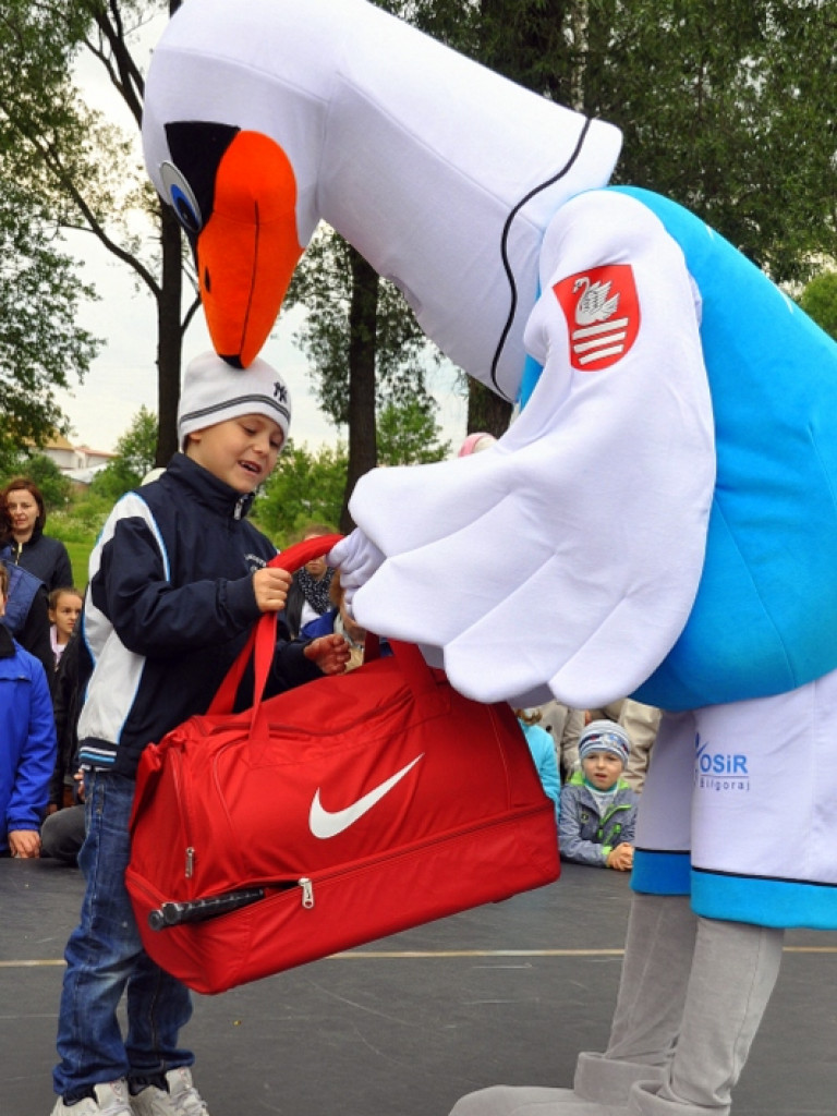 Piknik sportowo - rekreacyjny z okazji Dnia Dziecka (FOTO)