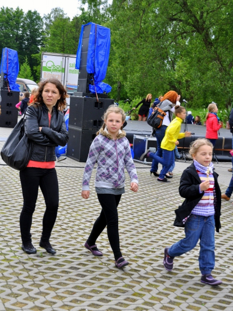 Piknik sportowo - rekreacyjny z okazji Dnia Dziecka (FOTO)
