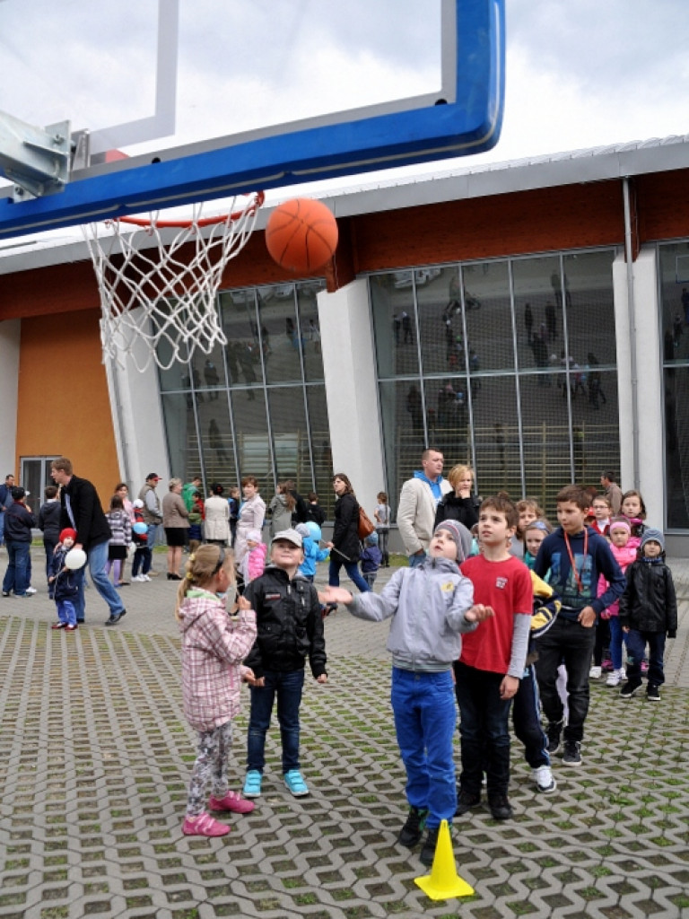 Piknik sportowo - rekreacyjny z okazji Dnia Dziecka (FOTO)