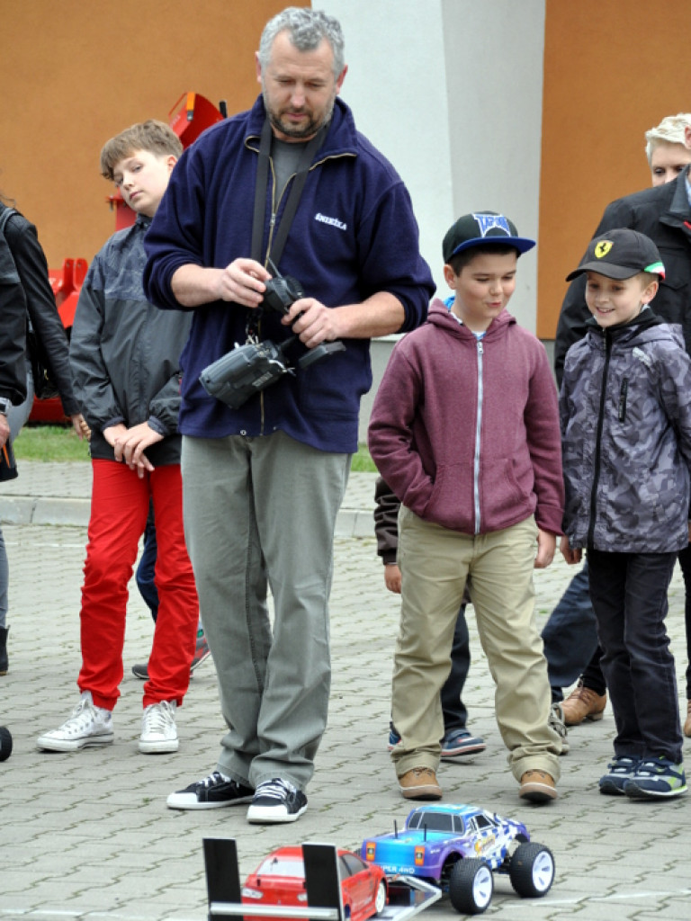 Piknik sportowo - rekreacyjny z okazji Dnia Dziecka (FOTO)