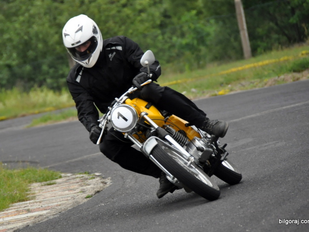 Wyścigi motocykli zabytkowych (FOTO, VIDEO)