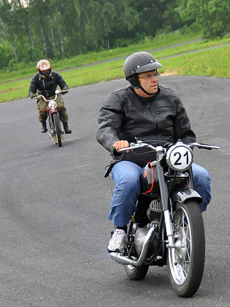 Wyścigi motocykli zabytkowych (FOTO, VIDEO)