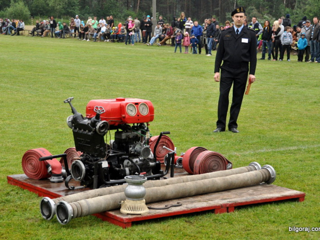 Zawody strażackie we Frampolu - rywalizowali strażacy z trzech Gmin (FOTO, WYNIKI)