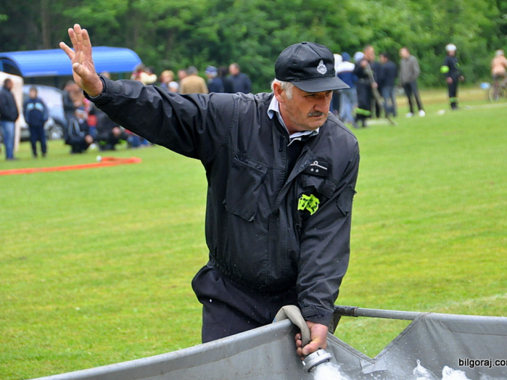 Zawody strażackie we Frampolu - rywalizowali strażacy z trzech Gmin (FOTO, WYNIKI)