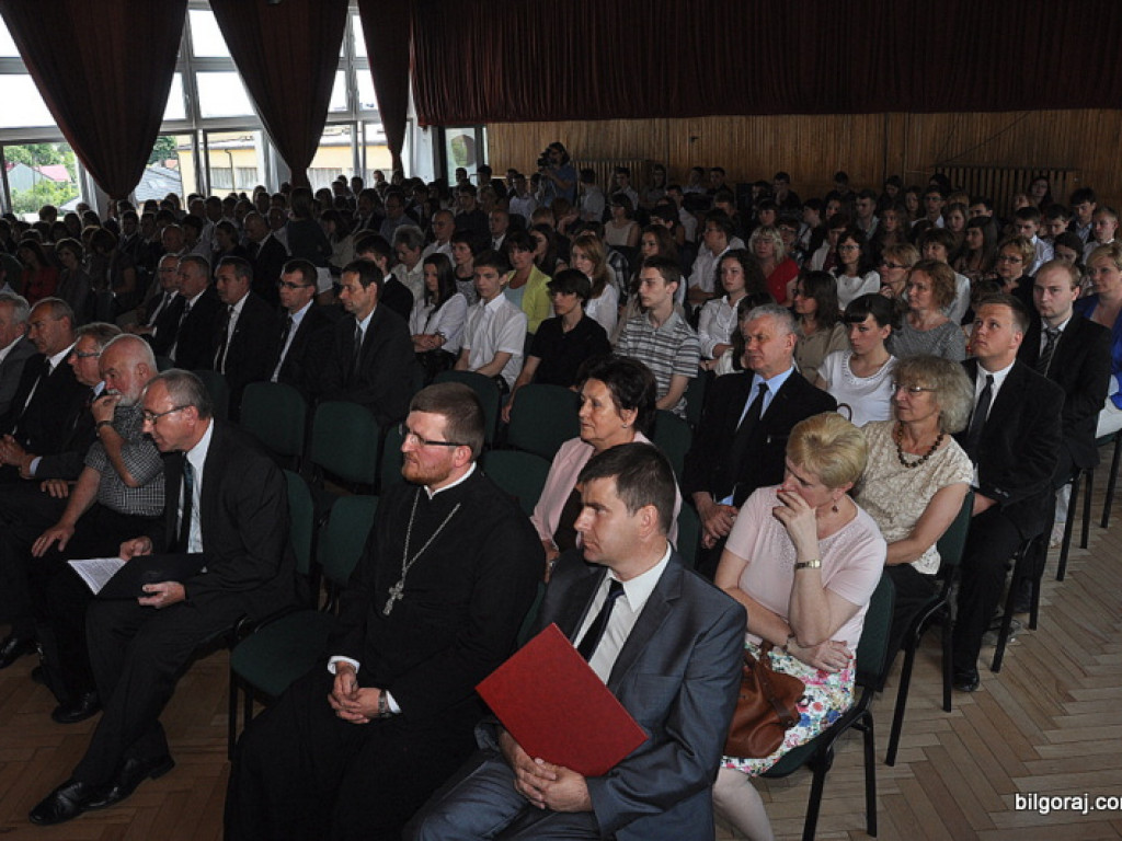 Starosta wyróżnił najlepszych uczniów i nauczycieli (FOTO)