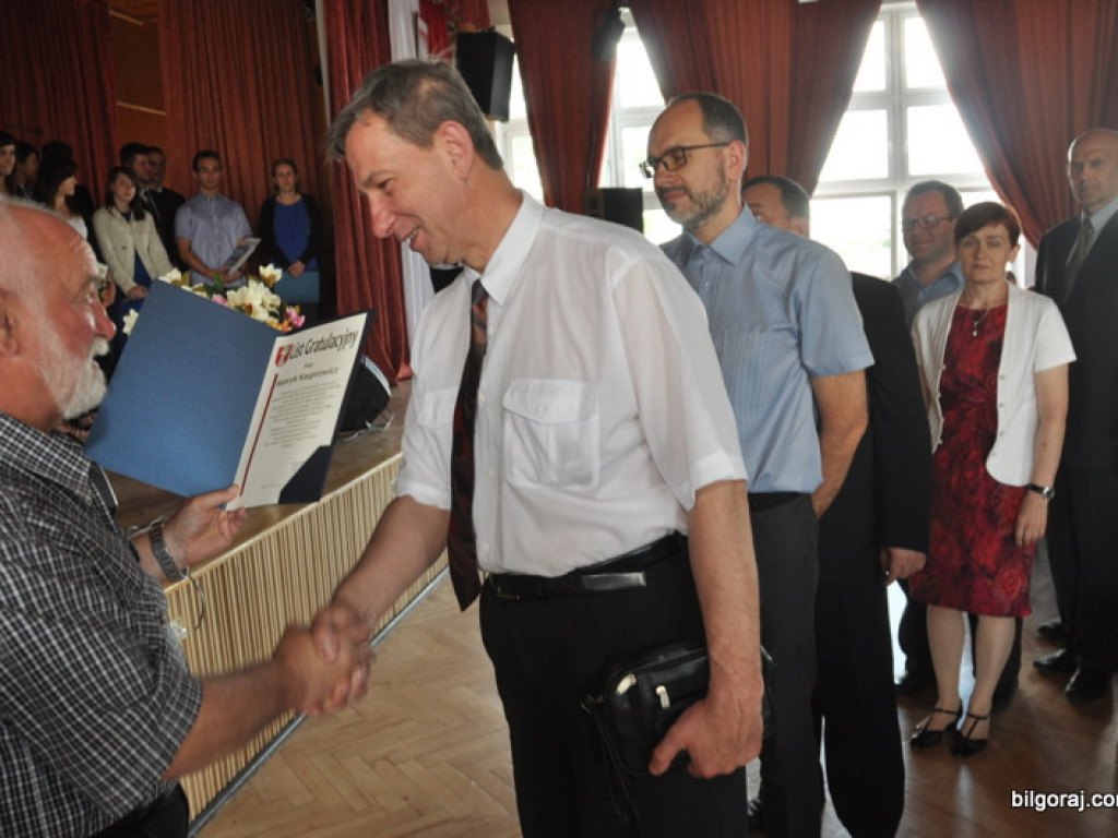 Starosta wyróżnił najlepszych uczniów i nauczycieli (FOTO)
