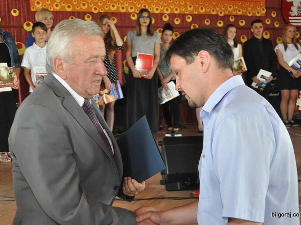 Starosta wyróżnił najlepszych uczniów i nauczycieli (FOTO)