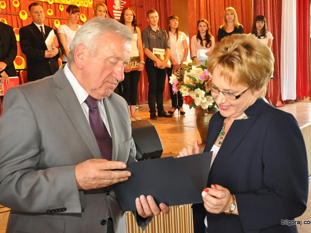 Starosta wyróżnił najlepszych uczniów i nauczycieli (FOTO)
