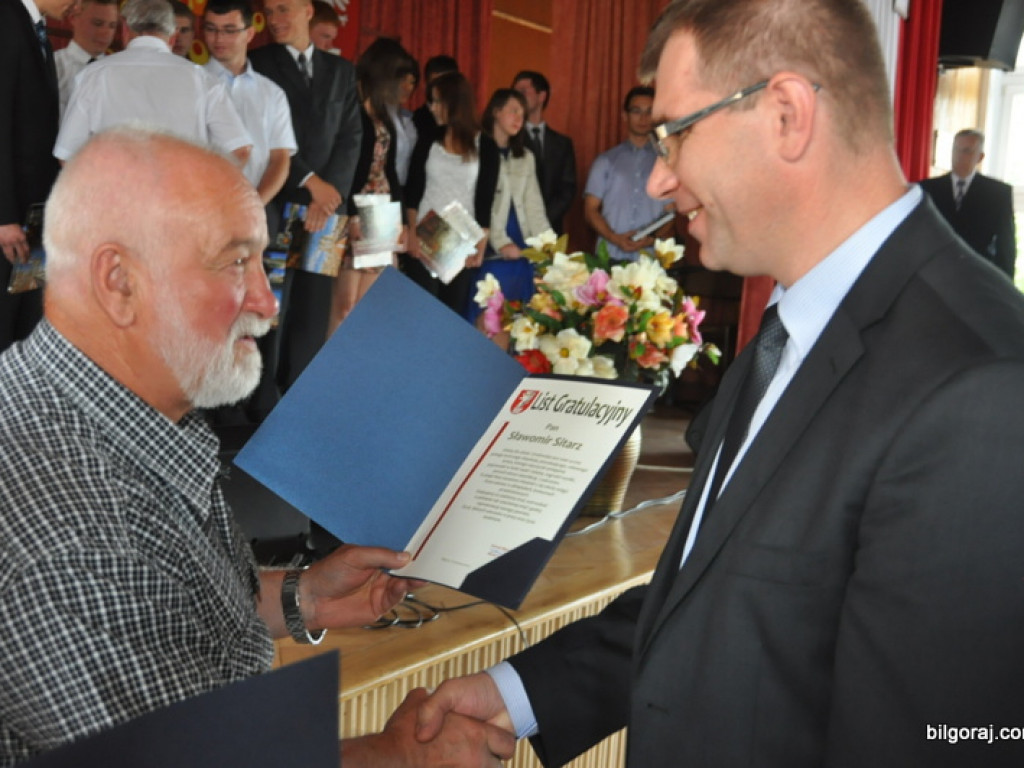 Starosta wyróżnił najlepszych uczniów i nauczycieli (FOTO)