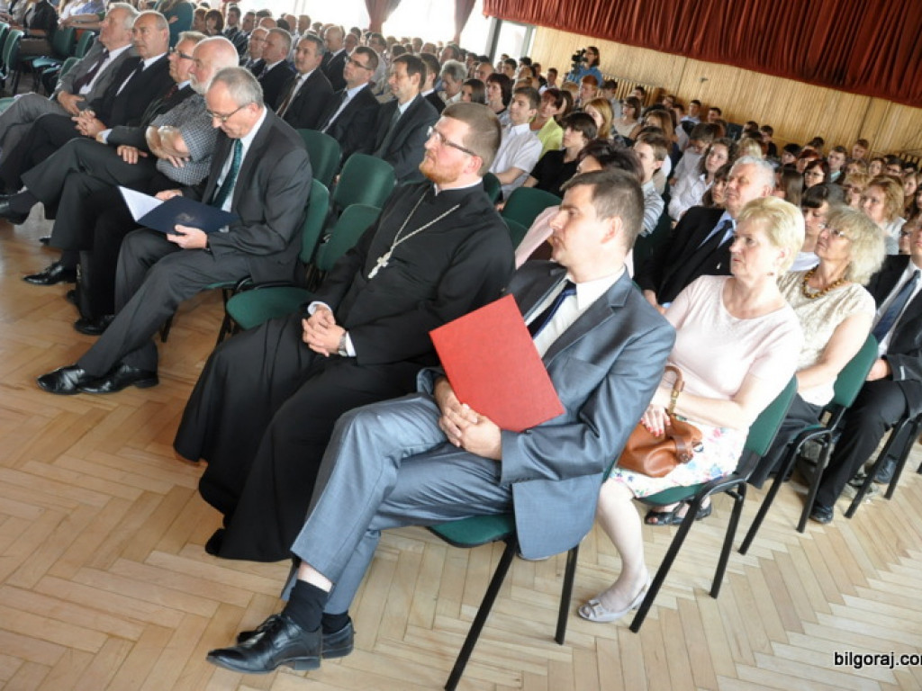 Starosta wyróżnił najlepszych uczniów i nauczycieli (FOTO)
