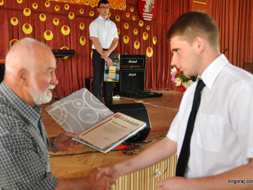 Starosta wyróżnił najlepszych uczniów i nauczycieli (FOTO)