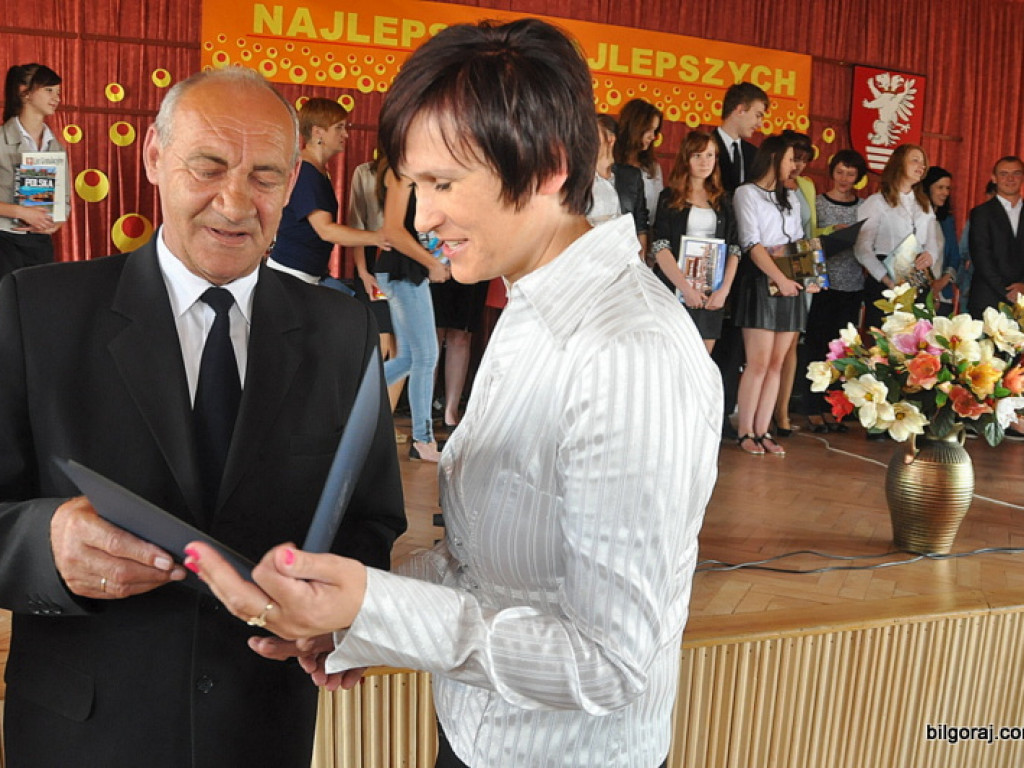 Starosta wyróżnił najlepszych uczniów i nauczycieli (FOTO)