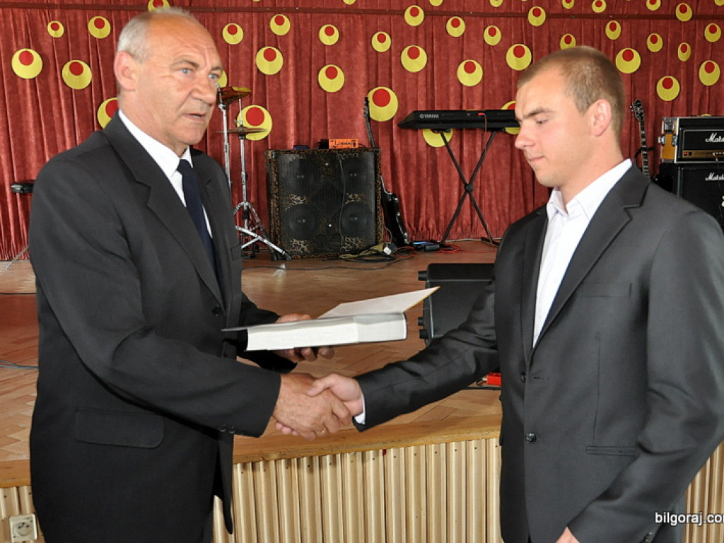 Starosta wyróżnił najlepszych uczniów i nauczycieli (FOTO)