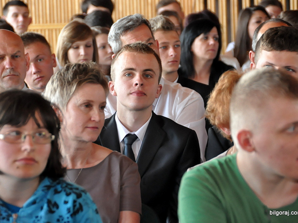 Starosta wyróżnił najlepszych uczniów i nauczycieli (FOTO)