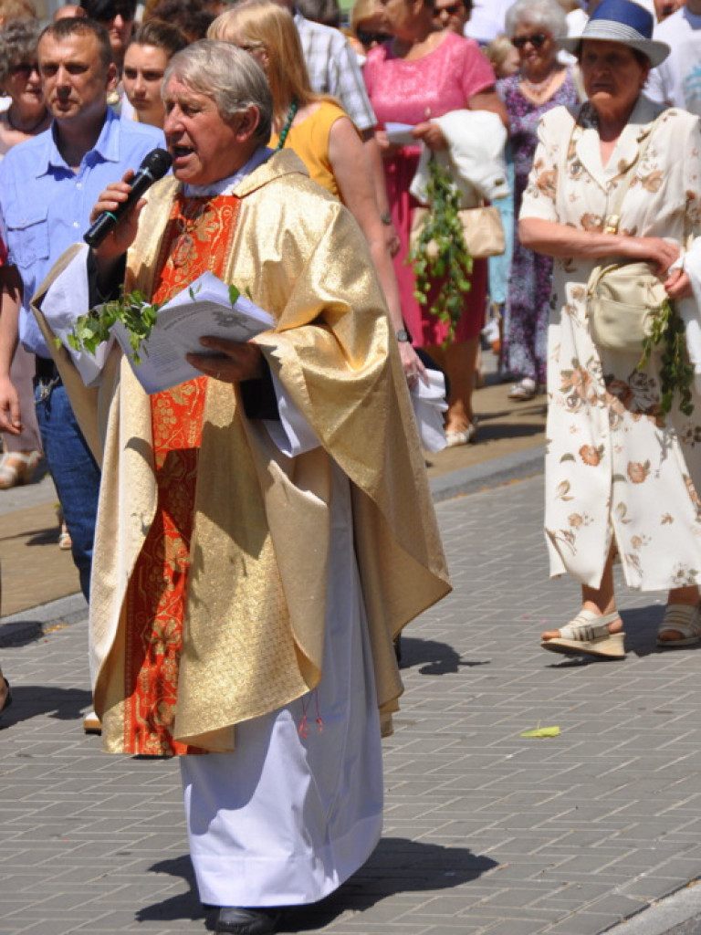 Boże Ciało - tłumy biłgorajan na procesjach eucharystycznych
