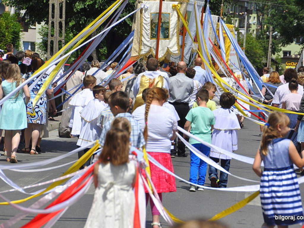 Boże Ciało - tłumy biłgorajan na procesjach eucharystycznych