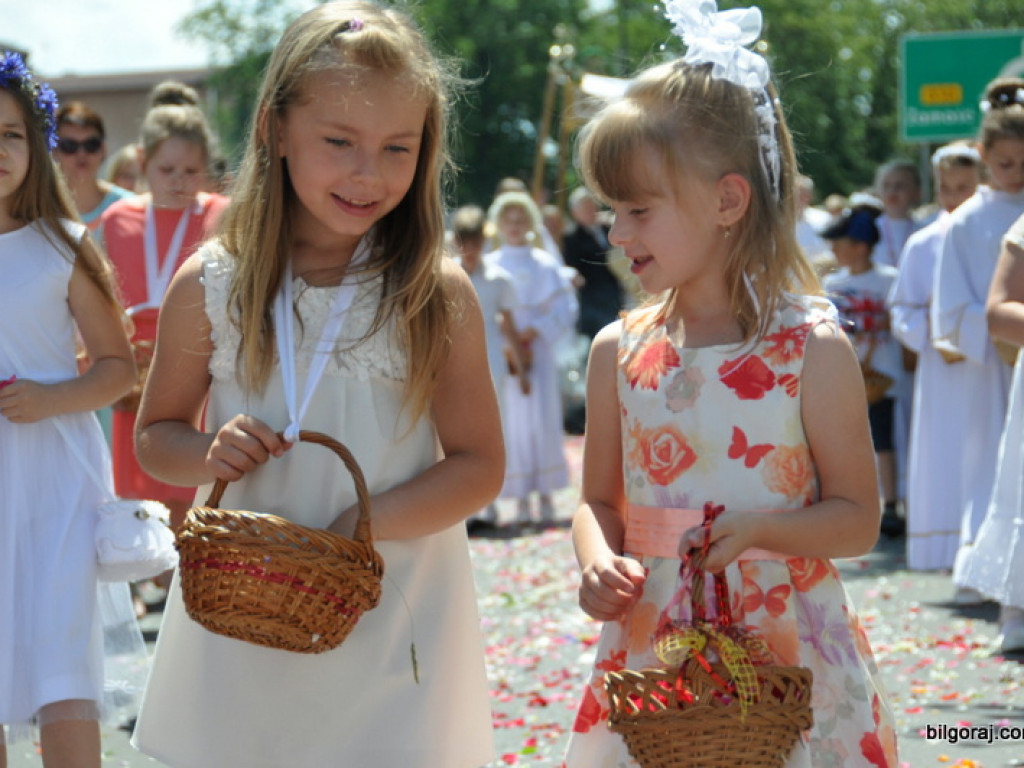 Boże Ciało - tłumy biłgorajan na procesjach eucharystycznych
