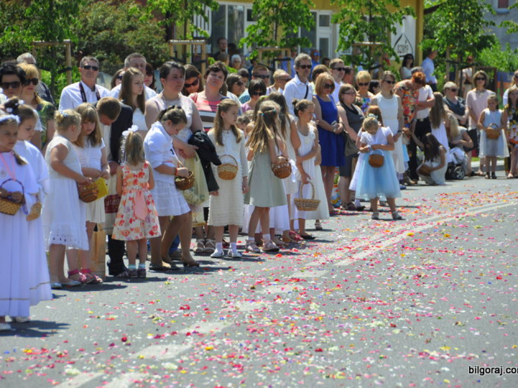 Boże Ciało - tłumy biłgorajan na procesjach eucharystycznych