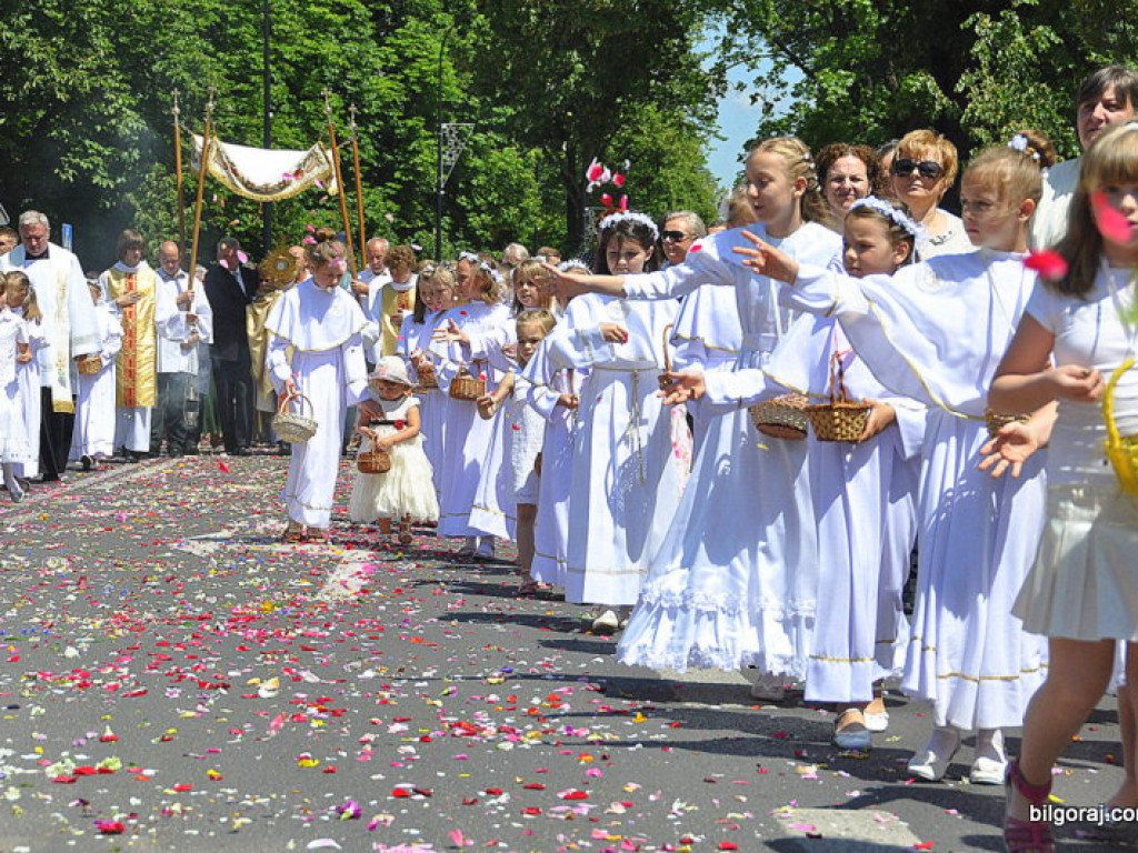 Boże Ciało - tłumy biłgorajan na procesjach eucharystycznych