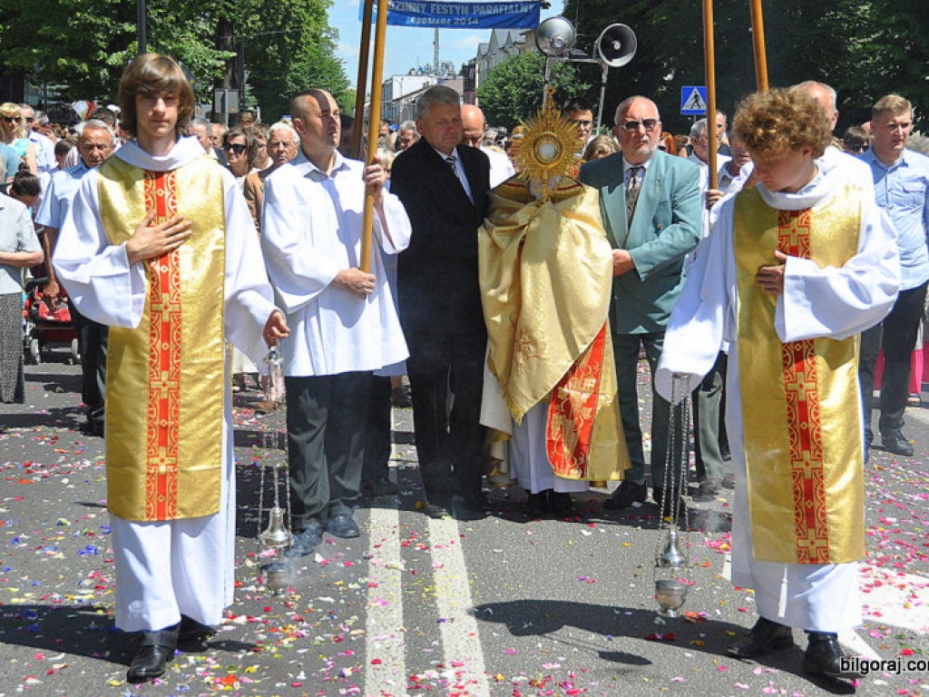 Boże Ciało - tłumy biłgorajan na procesjach eucharystycznych