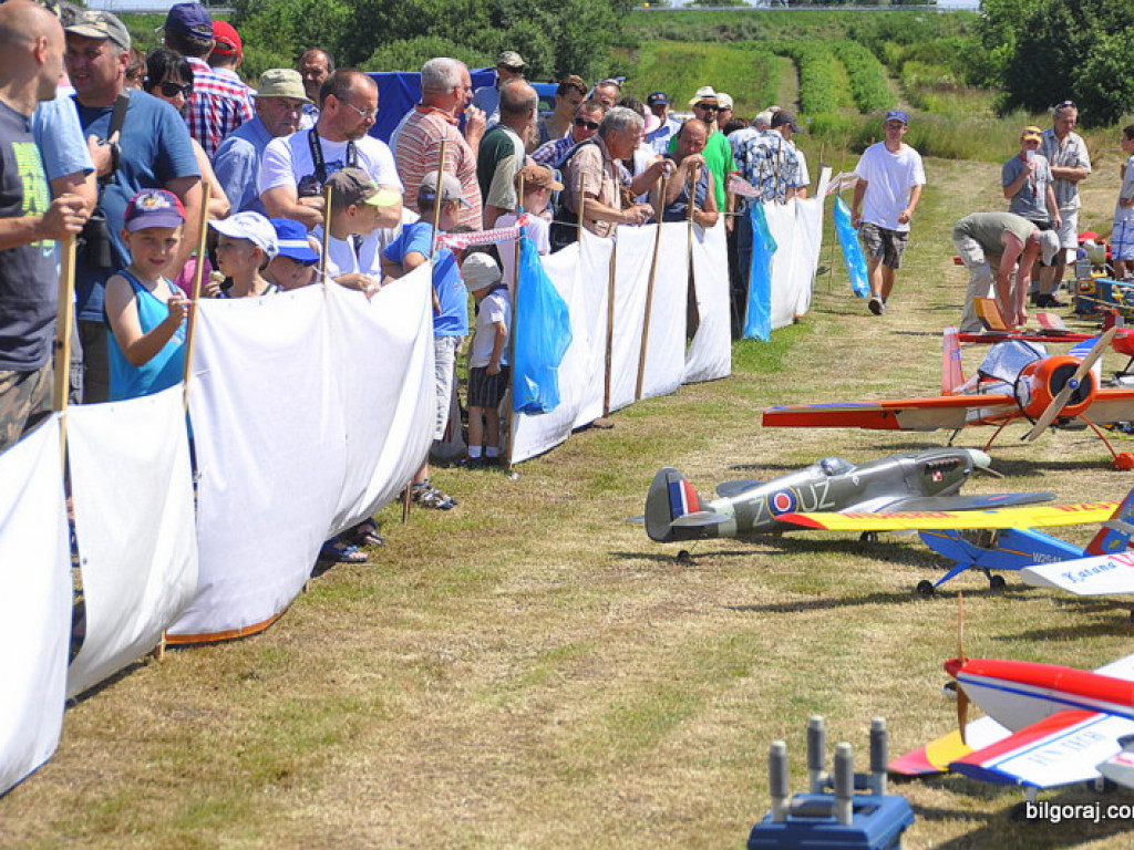 Pokazy modelarskie połączone z rodzinnym piknikiem (FOTO)