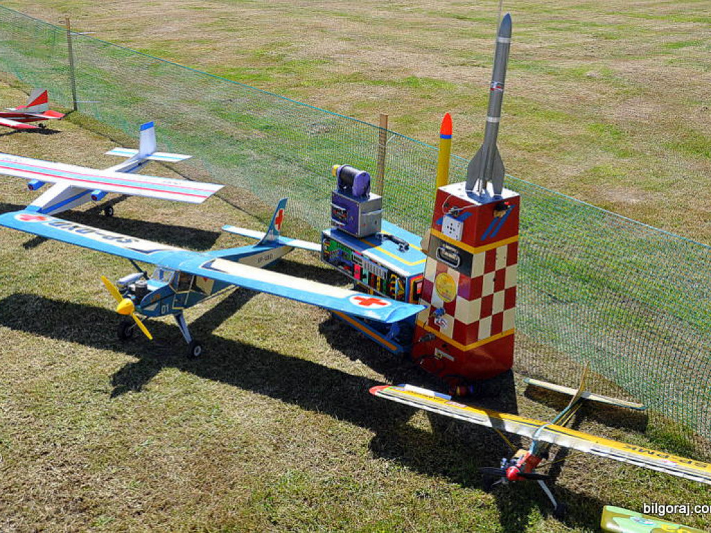 Pokazy modelarskie połączone z rodzinnym piknikiem (FOTO)