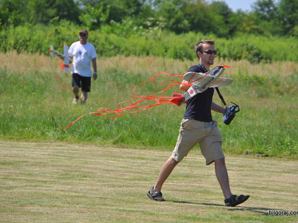 Pokazy modelarskie połączone z rodzinnym piknikiem (FOTO)