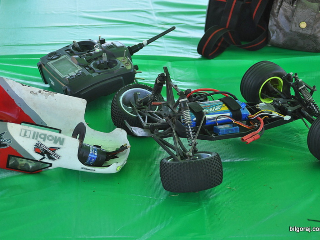 Pokazy modelarskie połączone z rodzinnym piknikiem (FOTO)