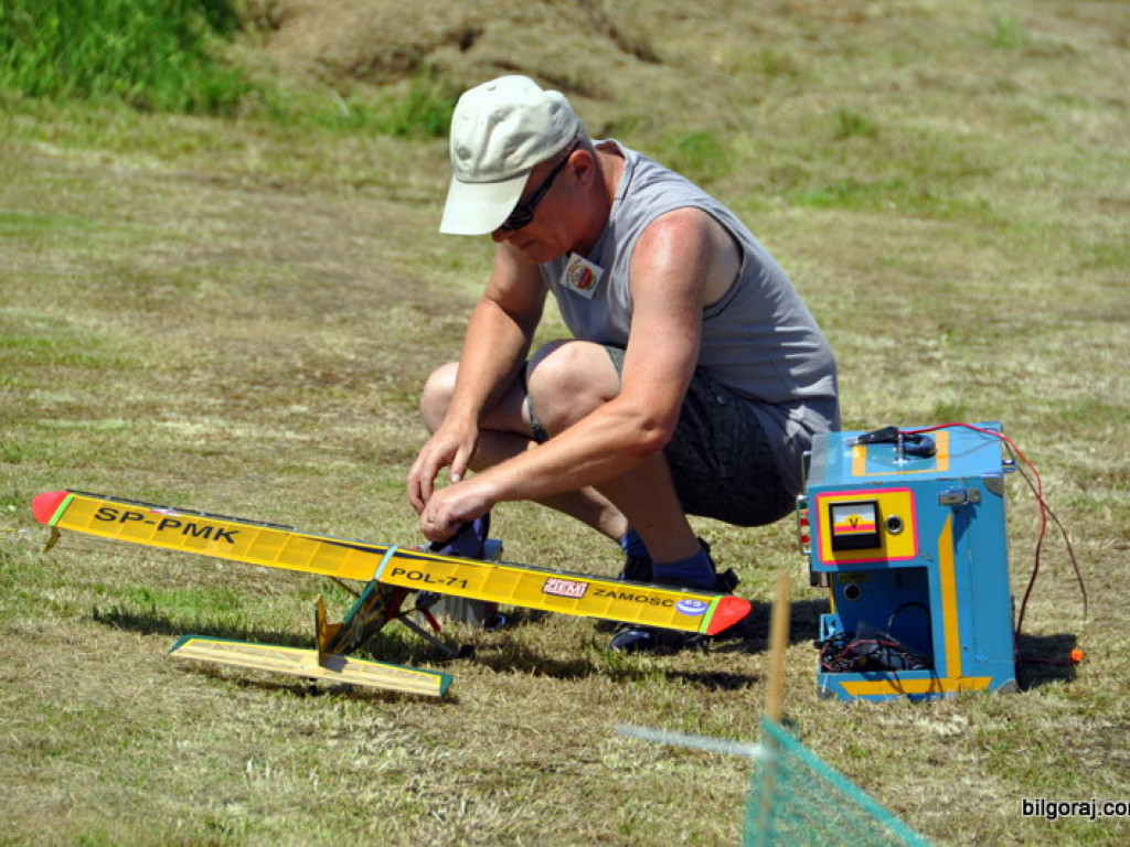 Pokazy modelarskie połączone z rodzinnym piknikiem (FOTO)