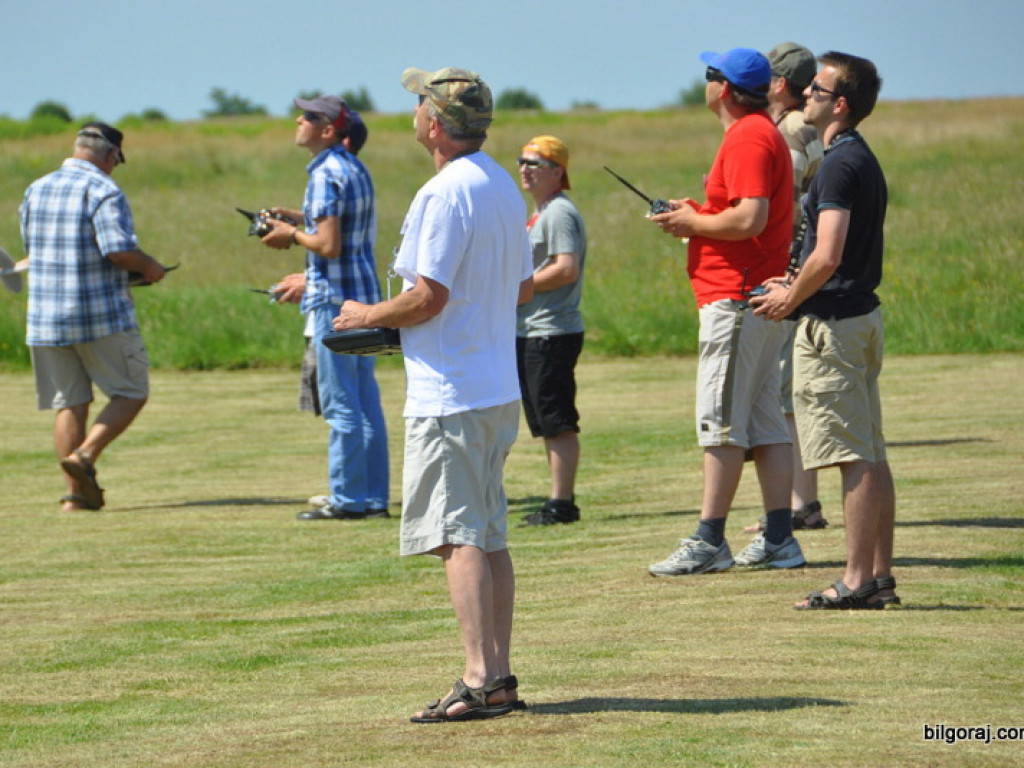 Pokazy modelarskie połączone z rodzinnym piknikiem (FOTO)