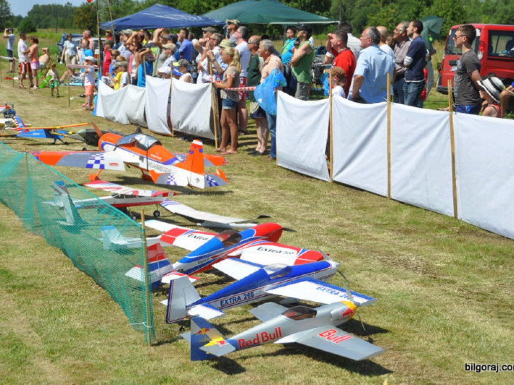 Pokazy modelarskie połączone z rodzinnym piknikiem (FOTO)
