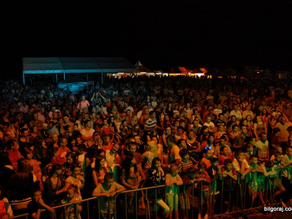 Dni Frampola: Dwudniowa impreza nad Zalewem. Dzień drugi czyli koncerty i występy sceniczne